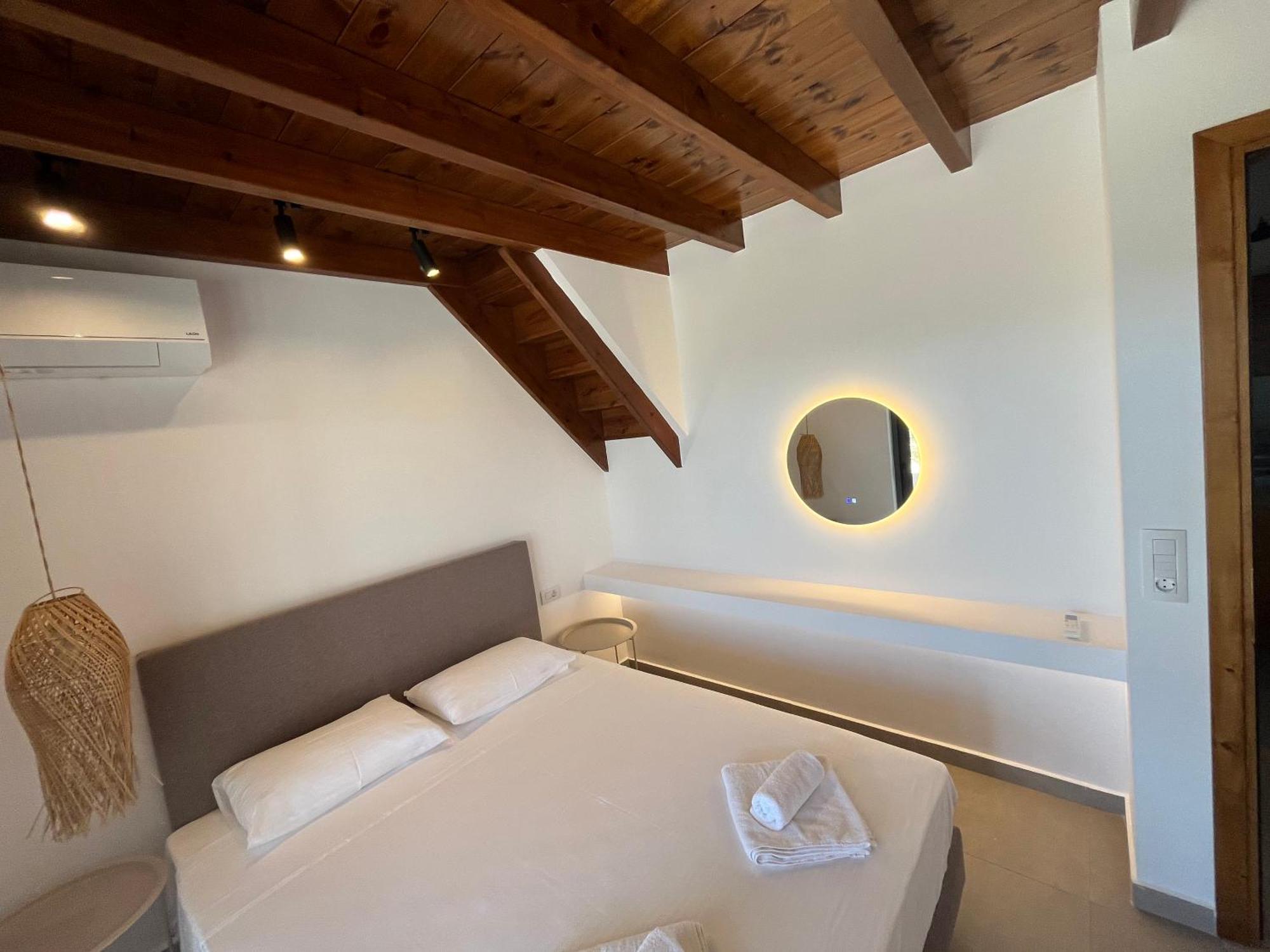 Cato Agro 3, Seafront Villa With Private Pool Afiartis Bagian luar foto