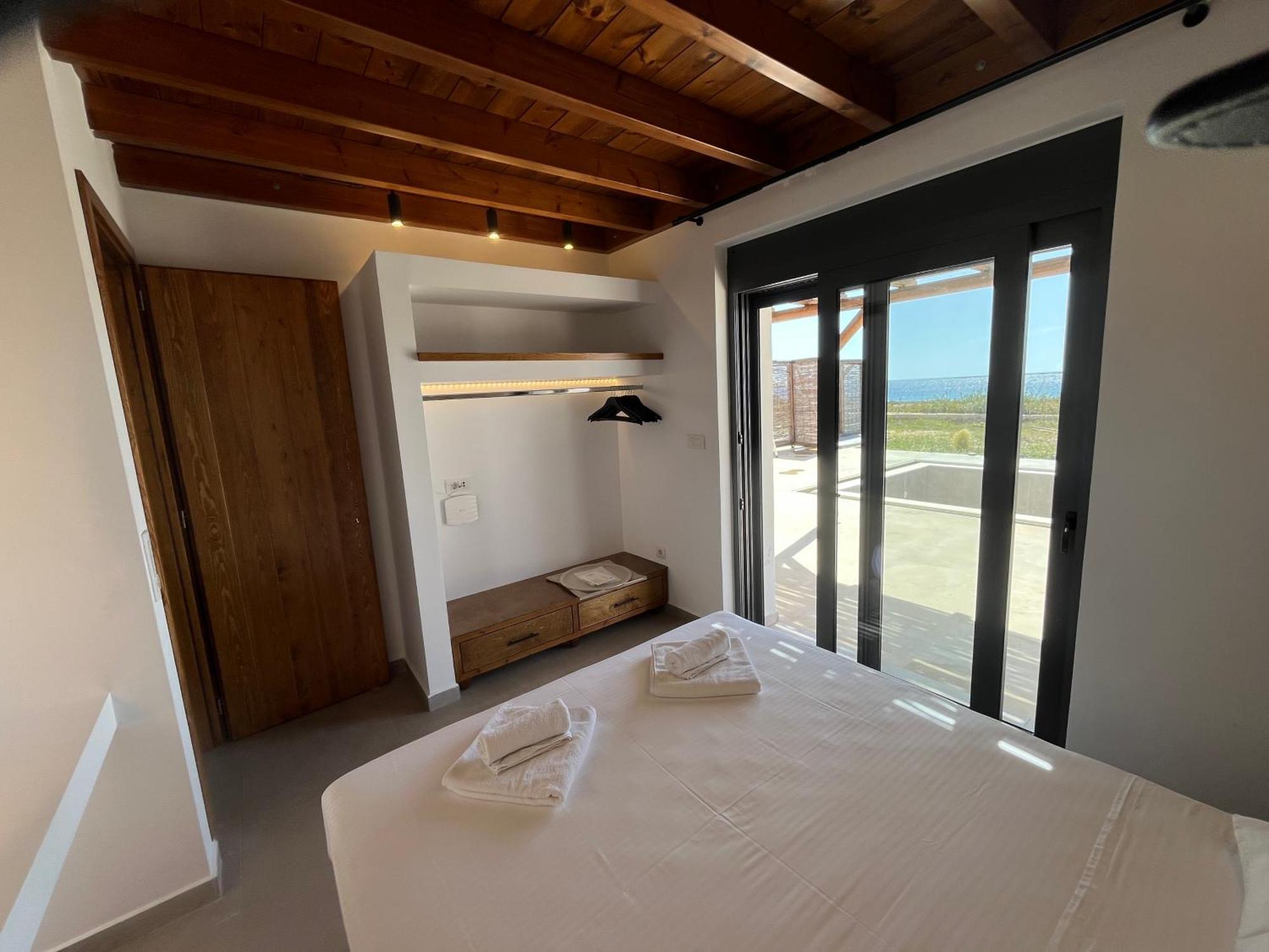 Cato Agro 3, Seafront Villa With Private Pool Afiartis Bagian luar foto